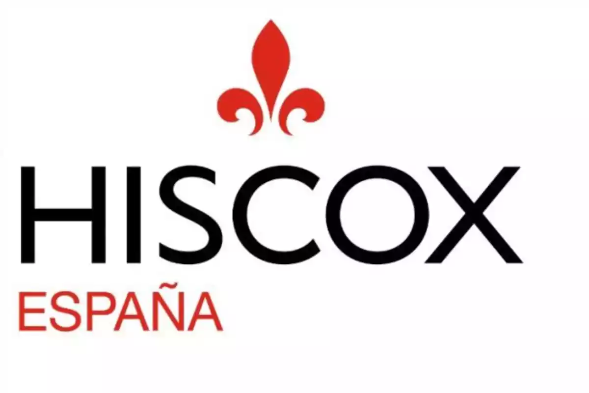 Logo de Hiscox España con una flor de lis roja sobre el nombre