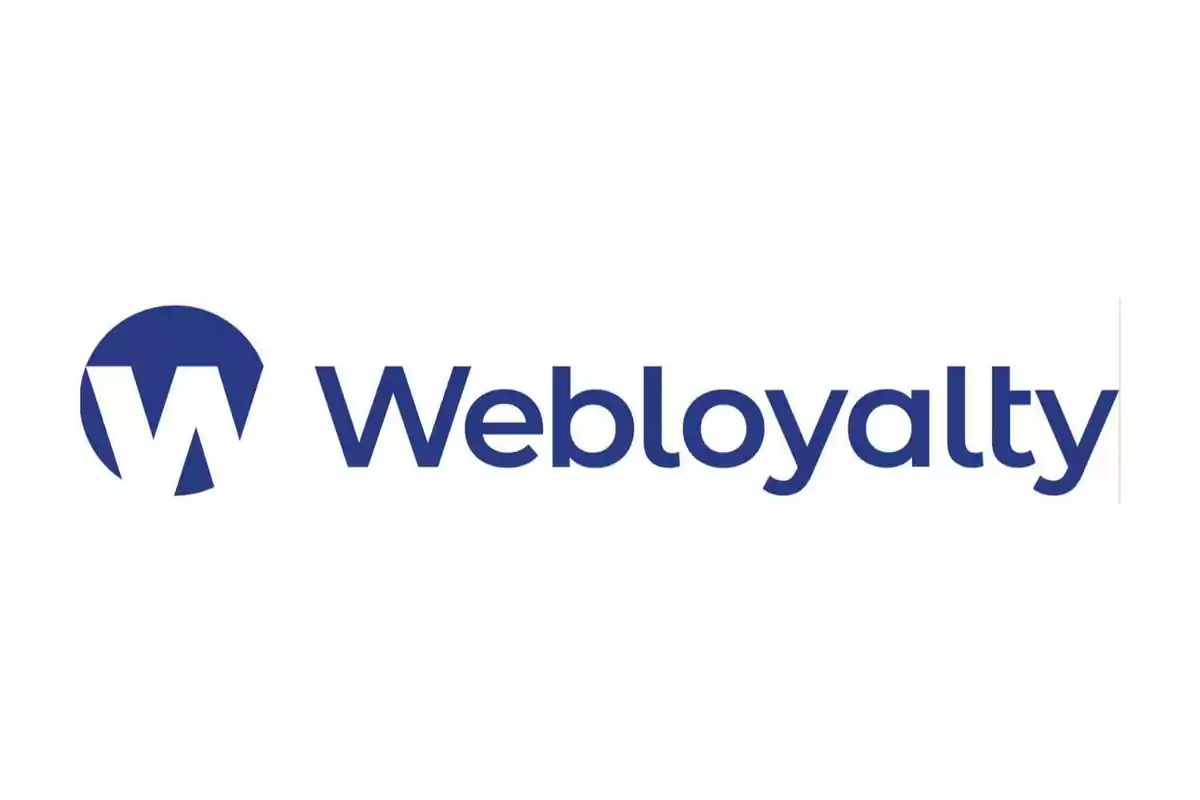 Logo de Webloyalty con texto en color azul sobre fondo blanco