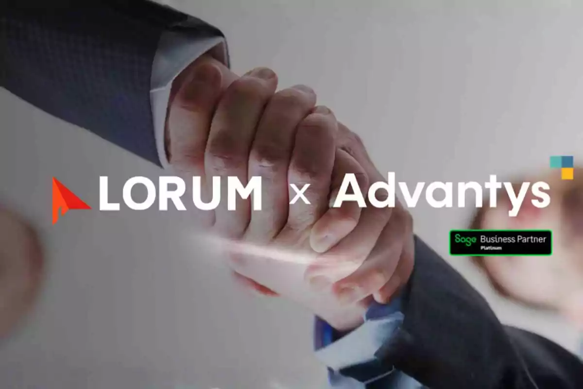 Dos personas dándose la mano con los logotipos de Lorum y Advantys y el distintivo de Sage Business Partner Platinum