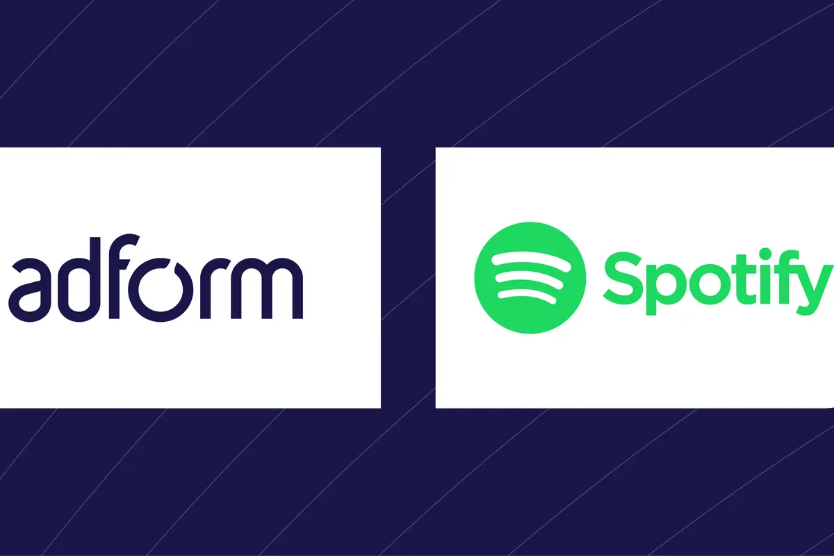 Logos de Adform y Spotify sobre un fondo azul oscuro