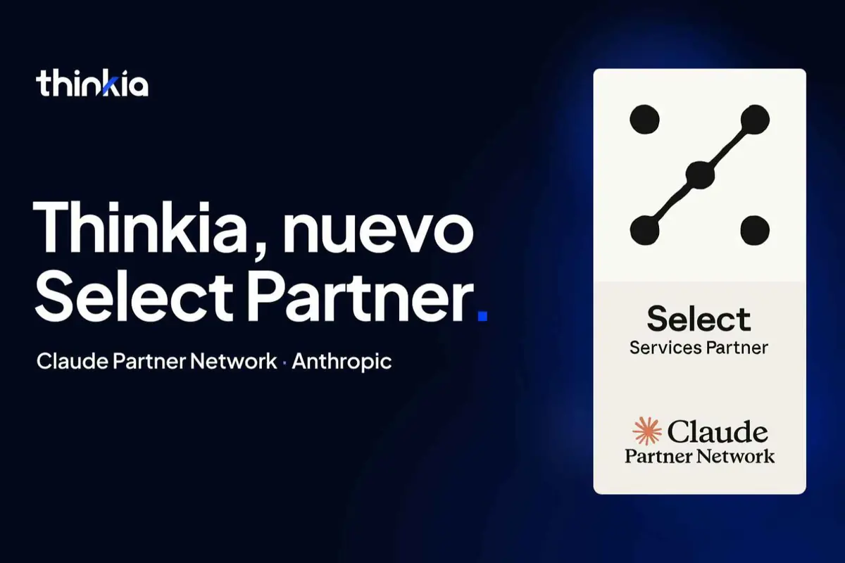 Anuncio en fondo azul oscuro que presenta a Thinkia como nuevo Select Partner del Claude Partner Network de Anthropic con una tarjeta a la derecha que muestra el distintivo Select Services Partner