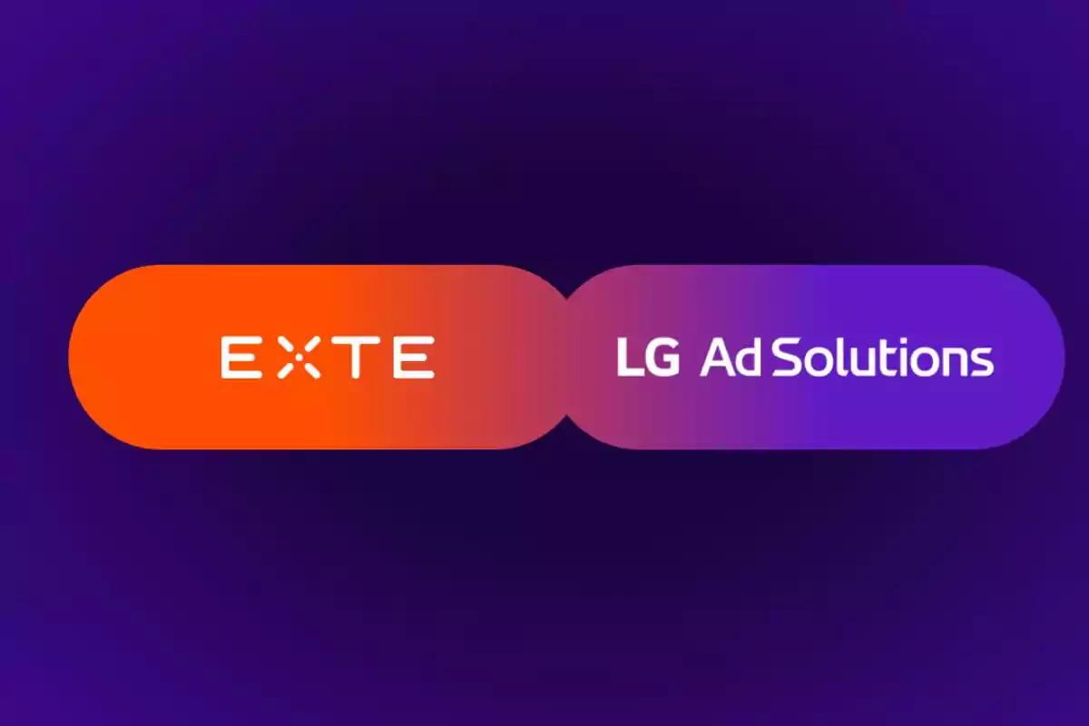Logotipos de EXTE y LG Ad Solutions en un fondo degradado de naranja a morado.