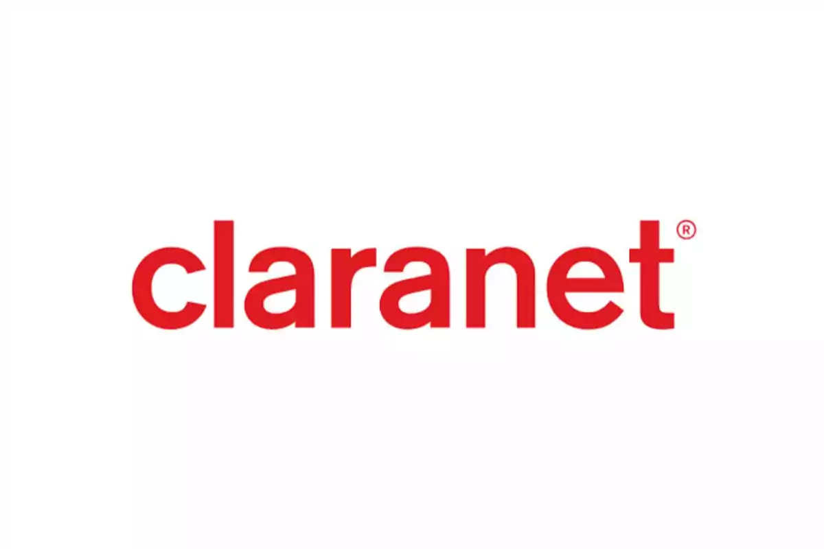 Logotipo de Claranet en letras rojas sobre fondo blanco.