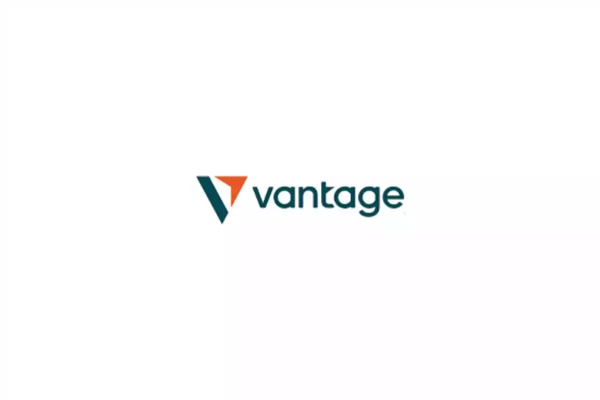 Logotipo de Vantage con un diseño en forma de "V" en colores verde y naranja.